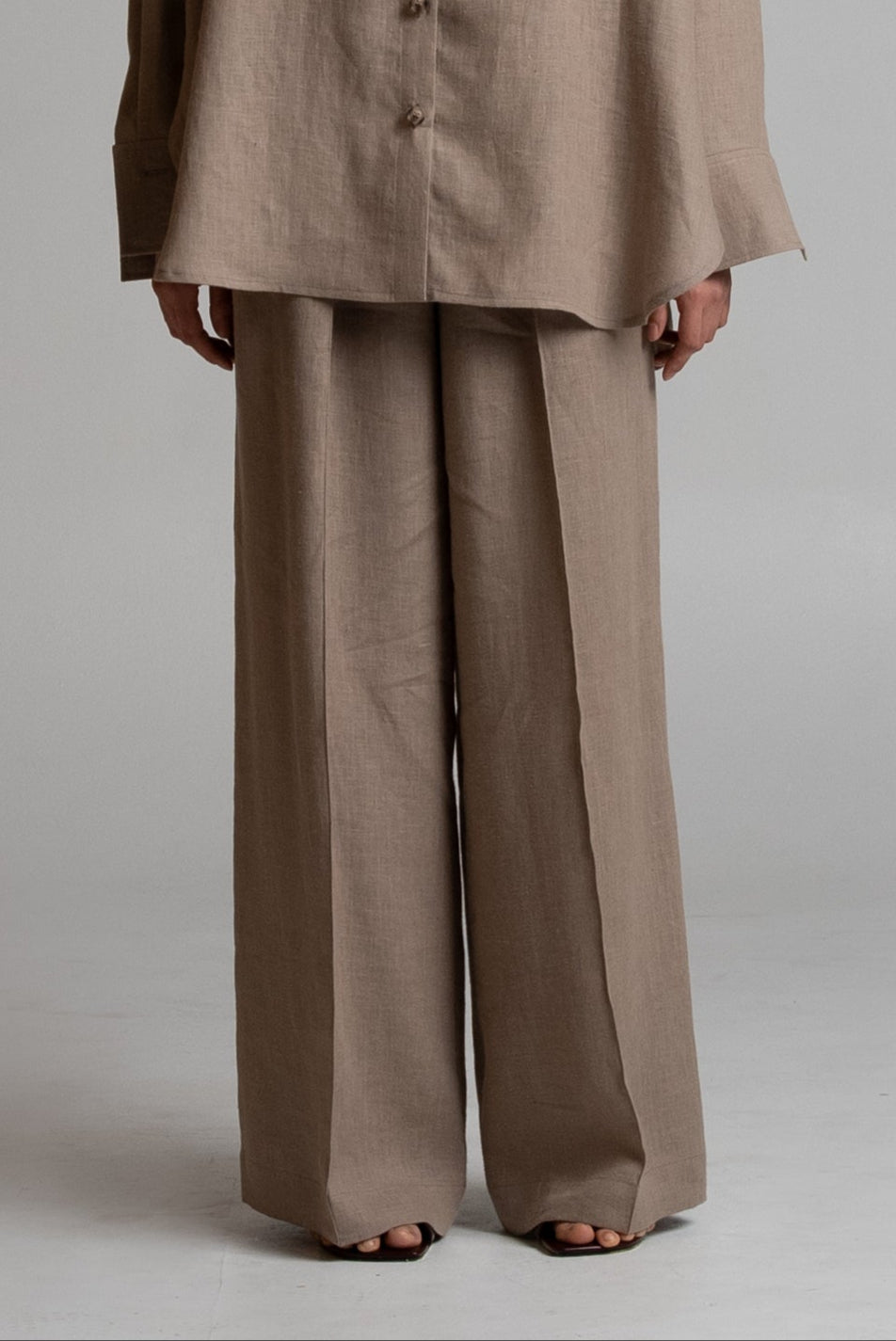 Trousers in beige