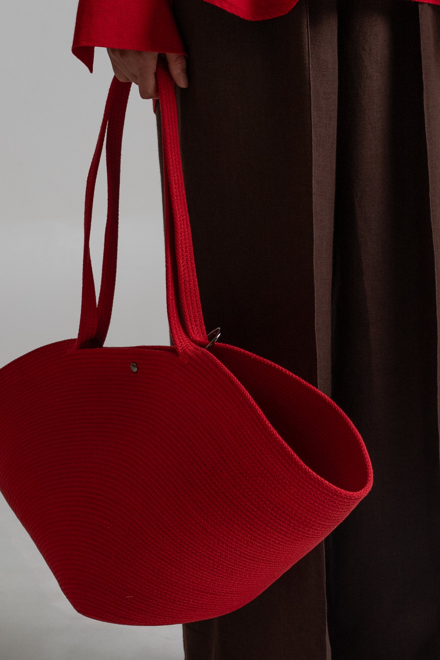 Arc Tote in red