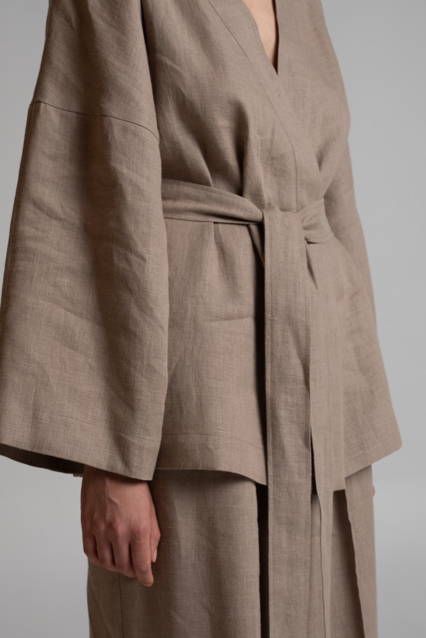 Short kimono in beige