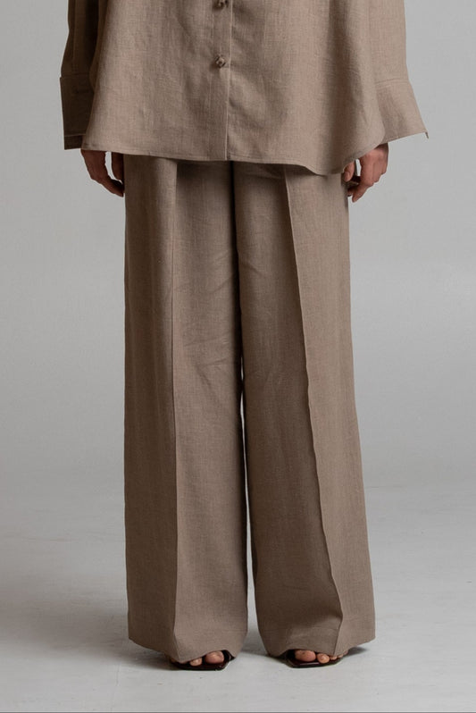 Trousers in beige