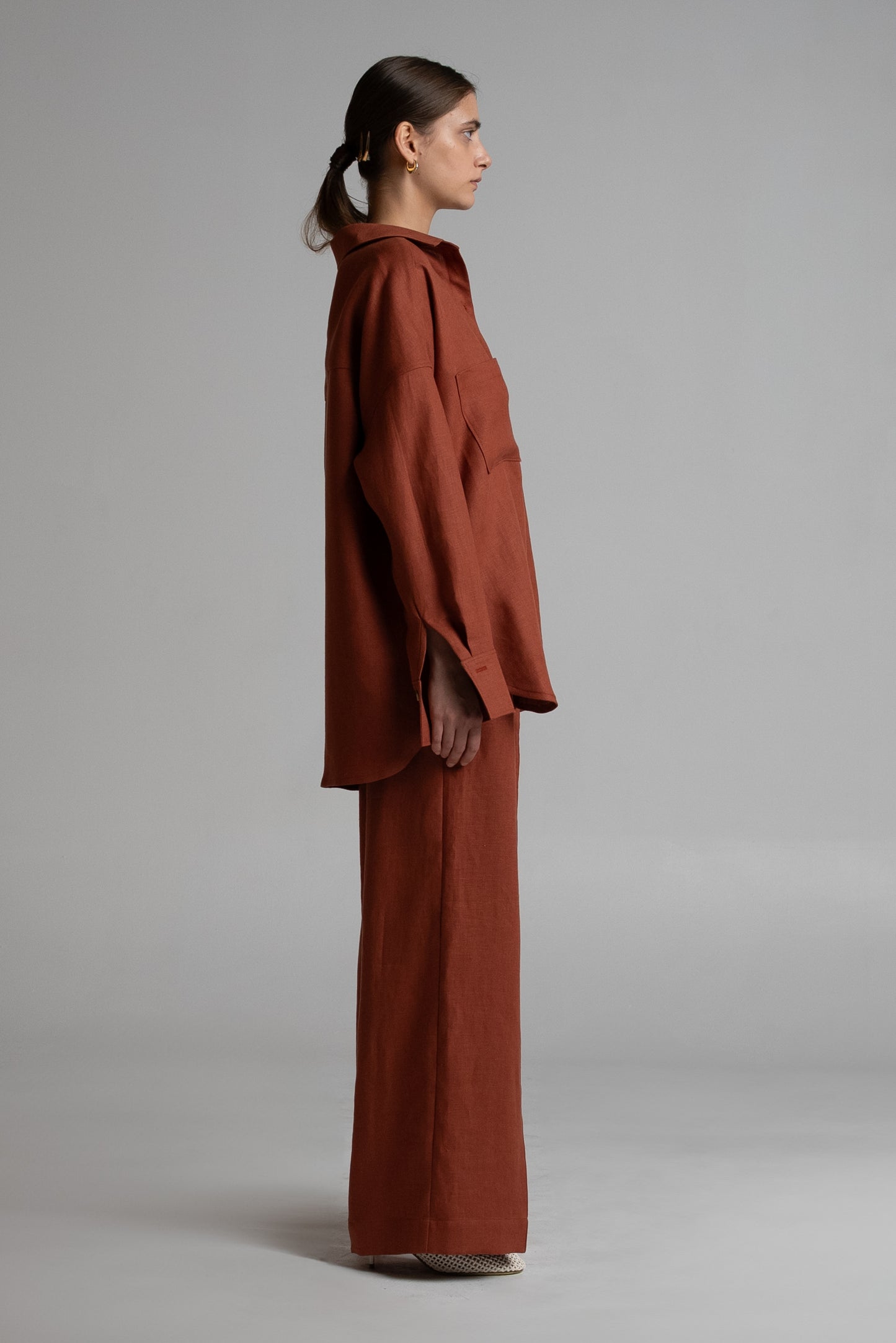 Trousers in terracotta