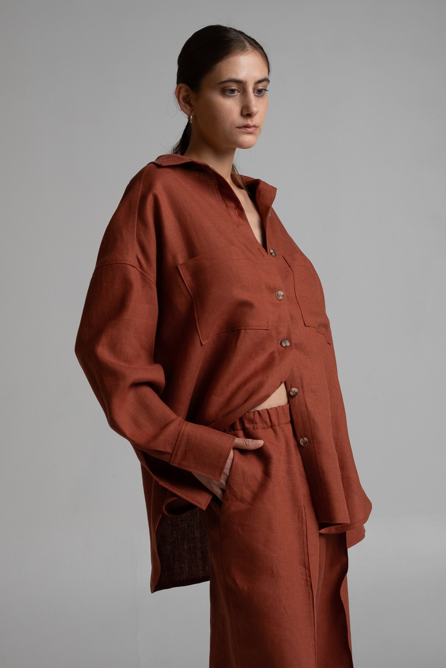 Trousers in terracotta