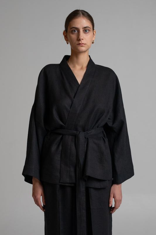 Short kimono in black