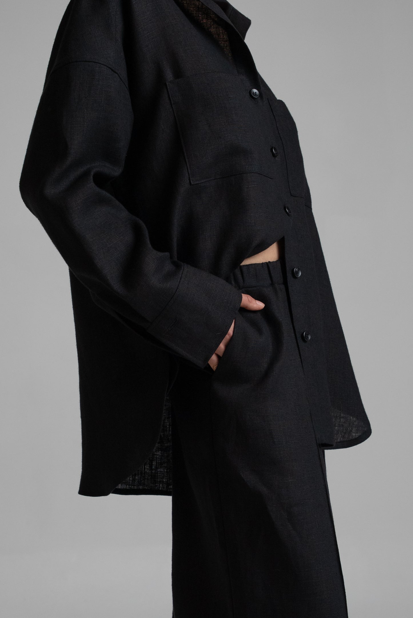 Trousers in black