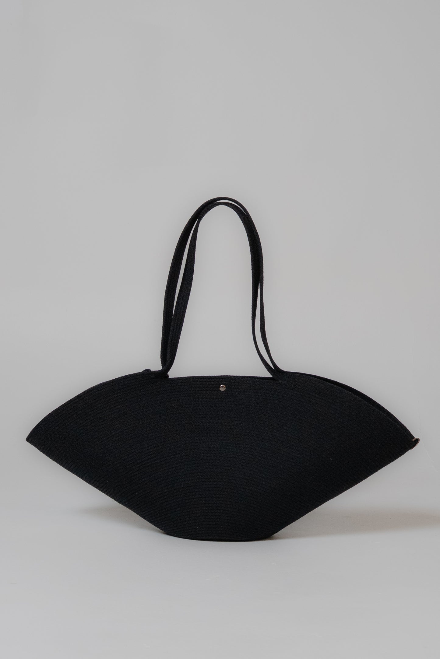 Arc Tote in black